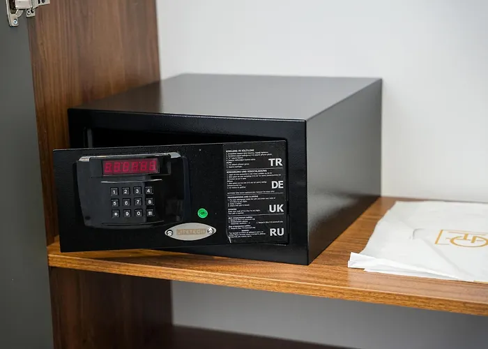 Gezgin فندق أديرني